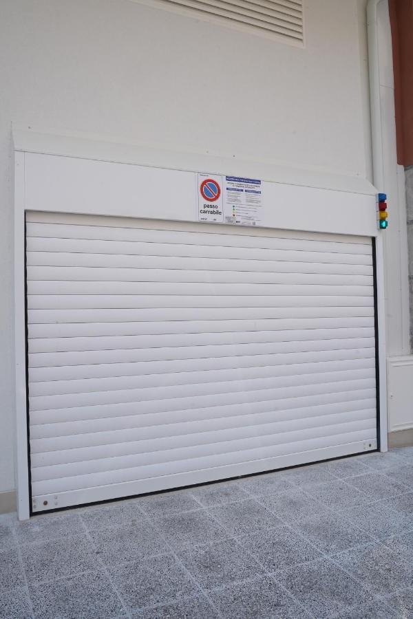 La Perla Di Bari - Private Parking Apartment Luaran gambar
